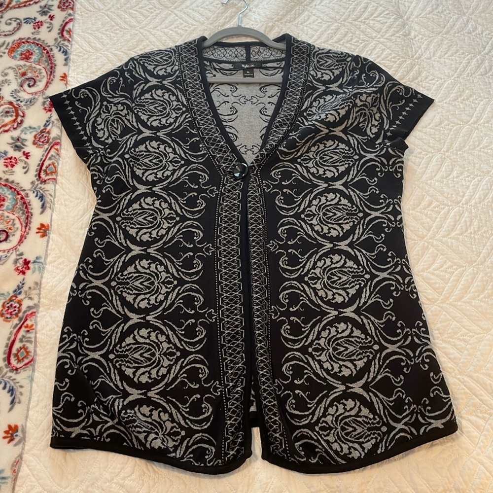 Short sleeved cardigan